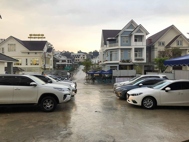 địa điểm thuê xe ô tô tự lái tại Đà Lạt