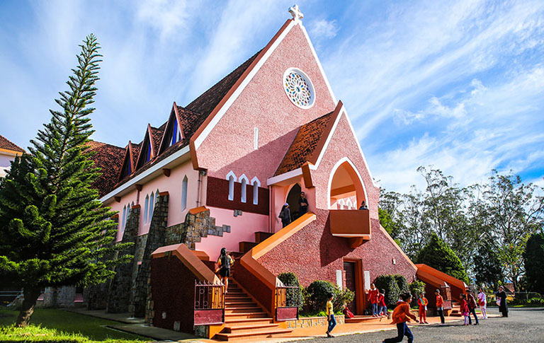 nhà thờ gần Hồ Xuân Hương Đà Lạt