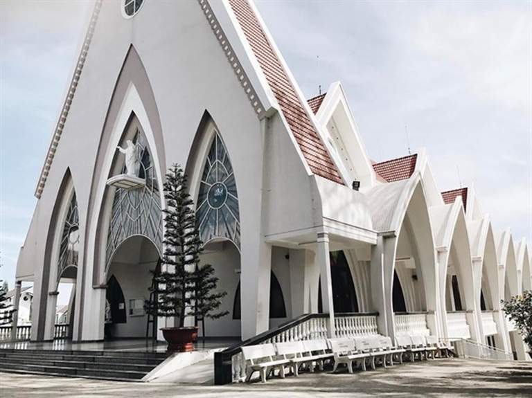 nhà thờ gần Hồ Xuân Hương Đà Lạt