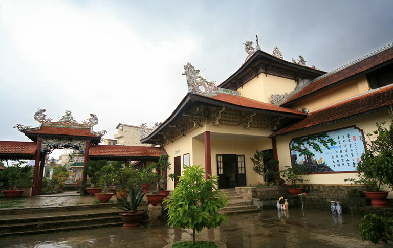 chùa gần Hồ Xuân Hương Đà Lạt 