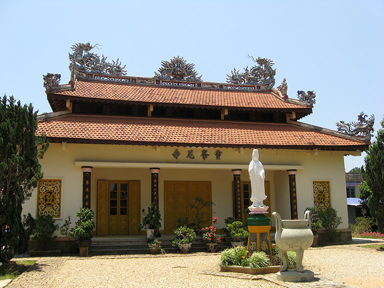 chùa gần Hồ Xuân Hương Đà Lạt 