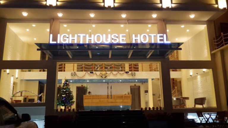 khách sạn gần sợ đêm Phú Quốc