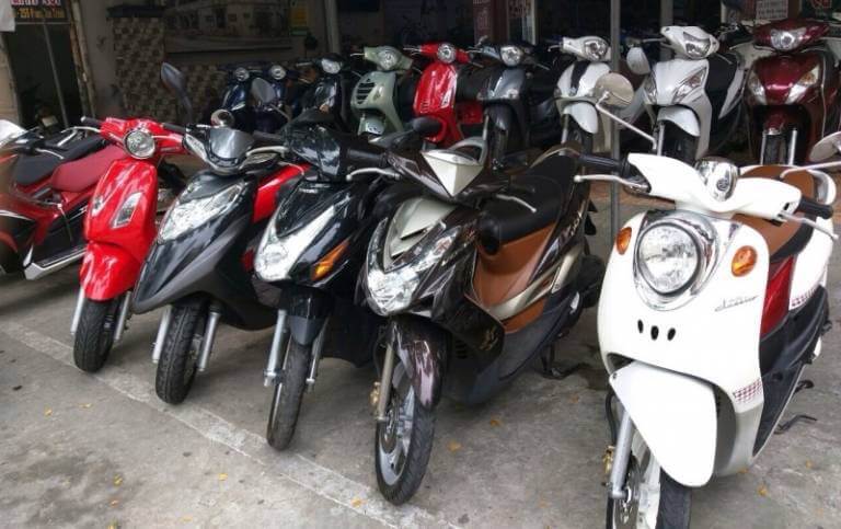 Hùng Phát có số lượng xe máy lớn phục vụ cho những khách hàng đam mê đi đường dài hoặc dân phượt