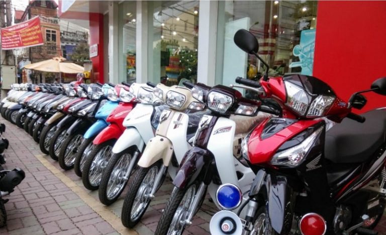 Dàn xe máy mới tinh được cửa hàng Vương Khánh đầu tư phục vụ khách thuê xe máy Điện Biên. 