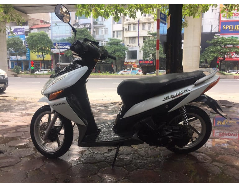 Xe máy Hoàng Linh được bảo dưỡng định kỳ tại đại lý Honda, Yamaha chính hãng.