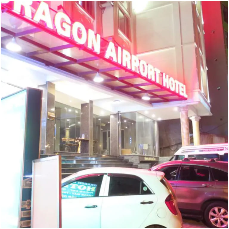 Bãi đỗ xe riêng của khách sạn gần sân bay Nội Bài - Dragon Airport giúp du khách để xe một cách dễ dàng, thuận tiện.