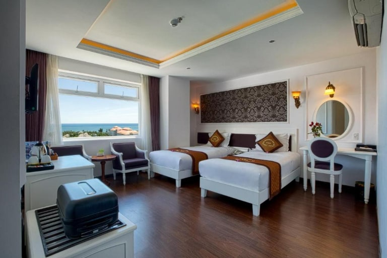 3. Sea Phoenix Hotel Da Nang - Khách sạn 3 sao hướng biển