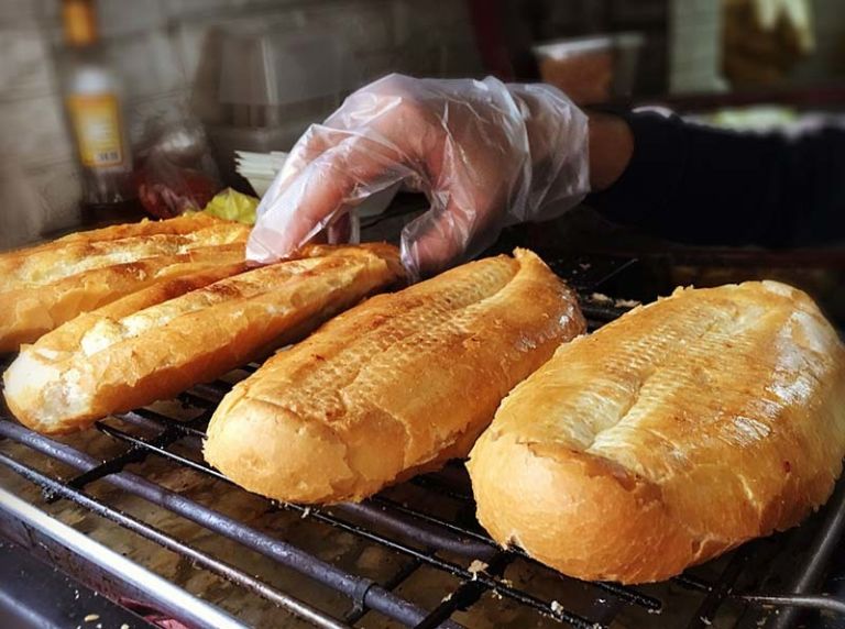 Những chiếc bánh được chế biến đảm bảo vệ sinh an toàn thực phẩm