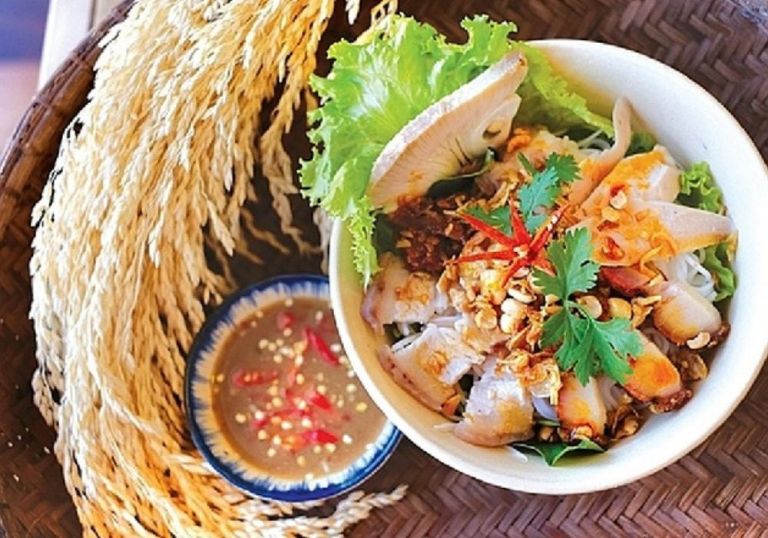 Bún mắm nêm Đà Nẵng giờ đây đã là một món ăn đặc sản nổi tiếng.
