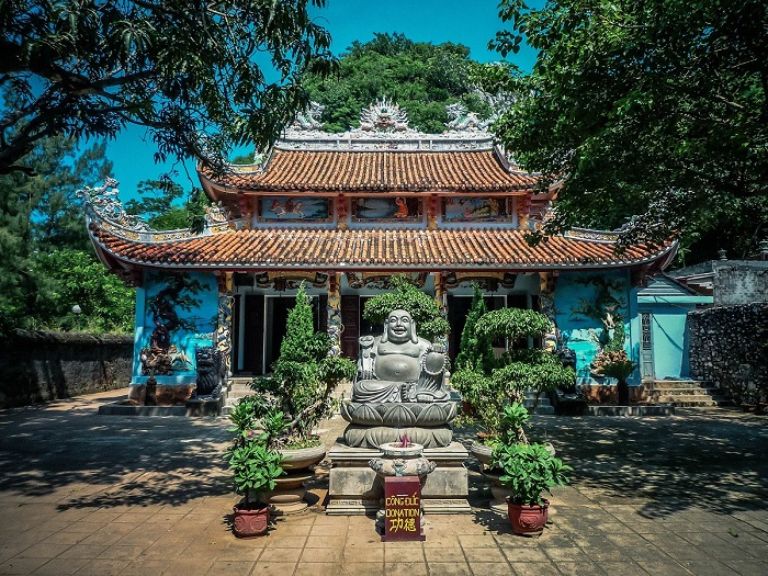 Chùa Tam Thai là một địa điểm du lịch linh thiêng mang đậm kiến trúc triều Nguyễn