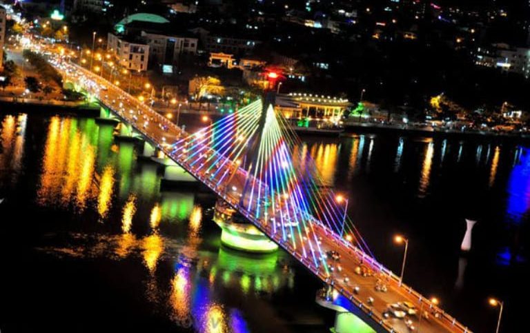 Hiện tại, cầu Sông Hàn là cây cầu xoay đầu tiên và duy nhất tại Việt Nam, được thiết kế và xây dựng bởi người Việt.