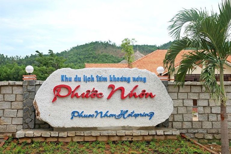 Khu du lịch khoáng nóng Phước Nhơn là nơi hiếm hoi có dòng nước nóng tự nhiên chảy ra từ lòng đất ở Đà Nẵng 
