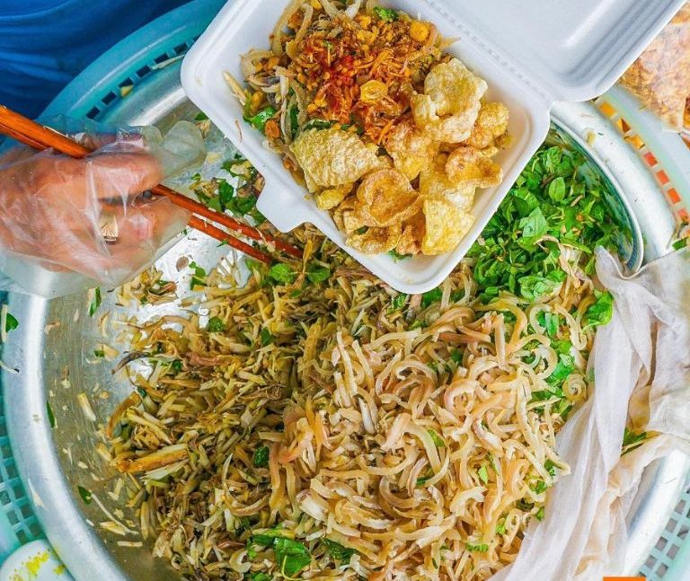 Mít trộn là món ăn nổi bật ở xứ Quảng và thành phố Đà Nẵng được rất nhiều người mê mẩn