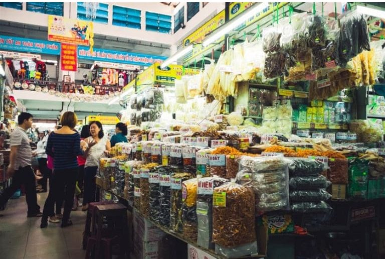 Chợ Hàn là 1 trong 4 khu chợ lớn nhất Đà Nẵng, và là nơi được mệnh danh là thiên đường đồ khô.