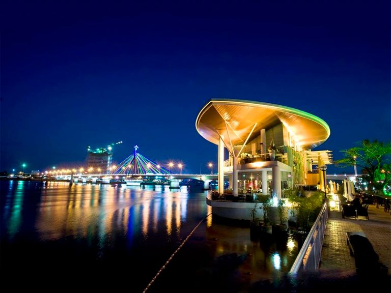 Đây là nhà hàng 5 sao Đà Nẵng nổi duy nhất trên sông Hàn
