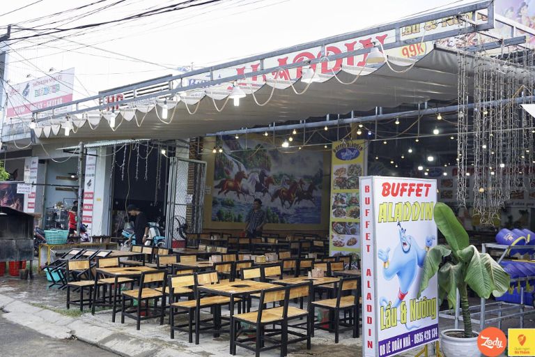 Không gian của nhà hàng buffet Đà Nẵng - Aladin có cả trong nhà và ngoài trời với thiết kế trẻ trung, lạ mắt 