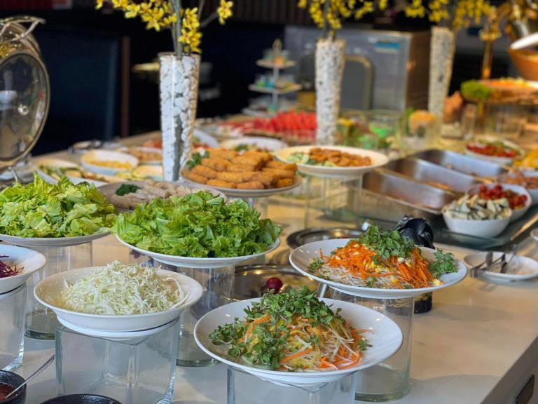King BBQ sở hữu thực đơn đa dạng với không chỉ những món Hàn hấp dẫn mà còn có các món salad, súp Việt Nam