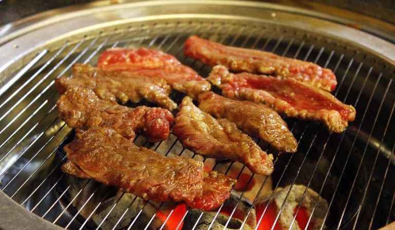 Nhà hàng Samwon Restaurant là đơn vị mọi người không nên bỏ lỡ khi thưởng thức những món ăn Hàn hấp dẫn
