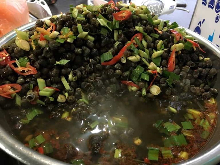 Món ốc ăn kèm cùng 2 loại mắm đặc trưng của Đà Nẵng 