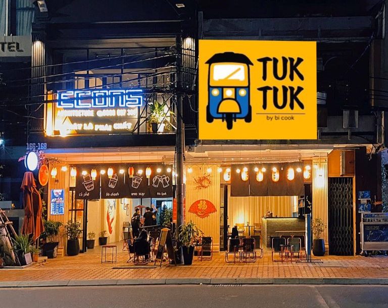Quán Tuk Tuk là một tiệm chuyên đồ ăn Thái cay nóng hấp dẫn đã có tiếng lâu năm trên đất Đà Thành