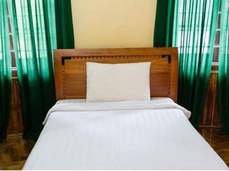 Nằm trong khuôn viên Trần Lệ Xuân của vườn quốc gia Bạch mã, biệt thự có chưa tới 10 phòng nghỉ cho du khách những vô cùng tiện nghi