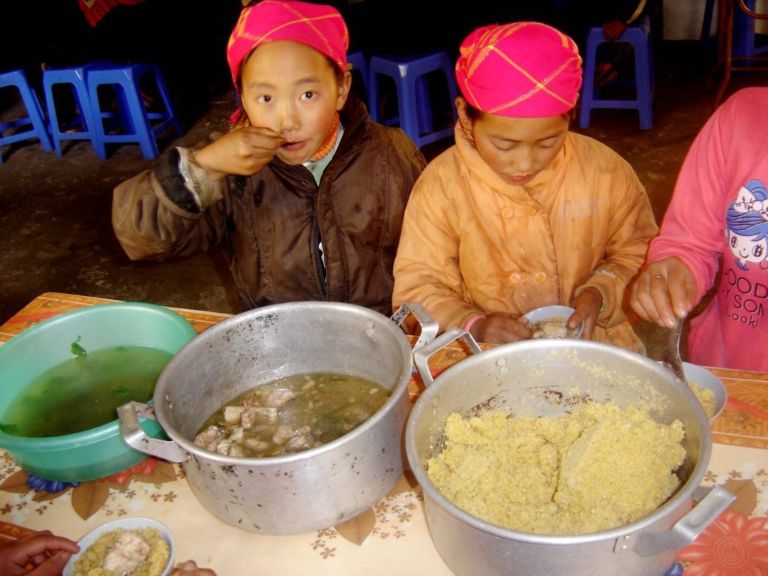 Mèn mén cực đáng thử trải nghiệm khi du khách chưa biết ăn gì du lịch Hà Giang để cảm nhận trọn vẹn hương vị dân giã 