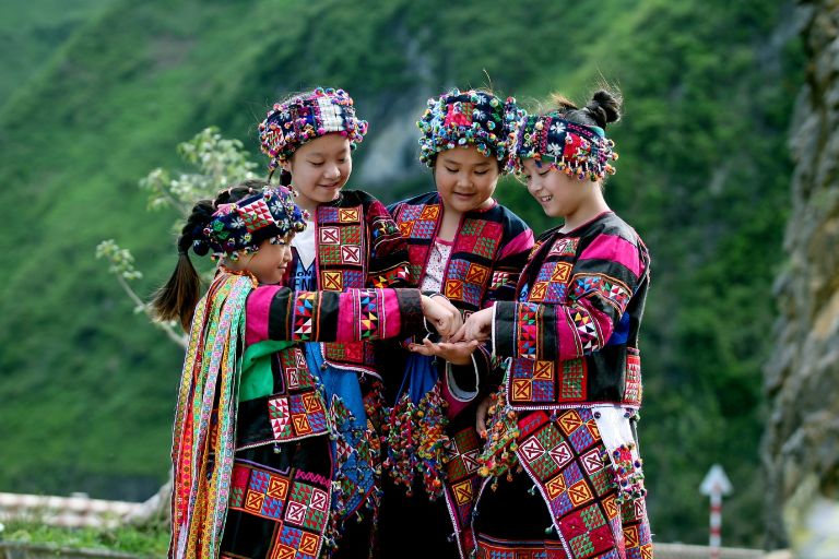 Cao nguyên đá Đồng Văn Hà Giang đang là nhà của 17 dân tộc anh em nên văn hóa nơi đây cực đa dạng và thú vị 