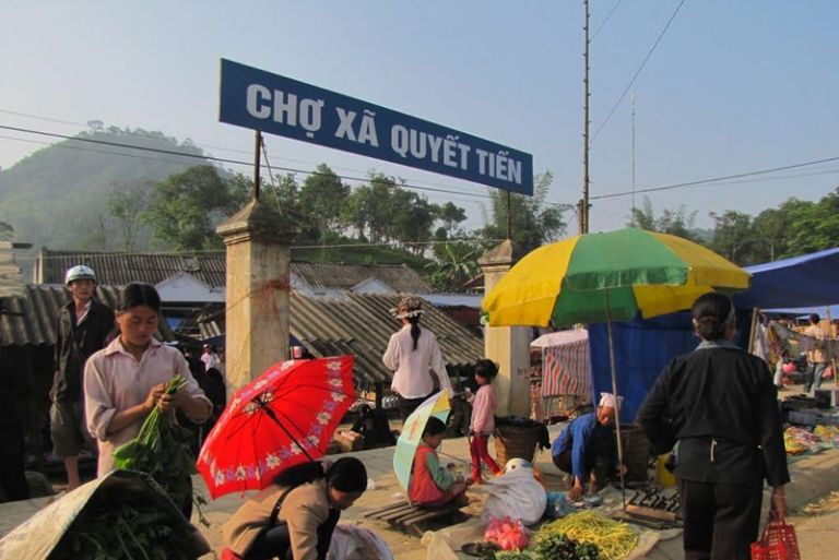 Chợ Quyết Tiến là phiên chợ nổi tiếng ở Hà Giang.