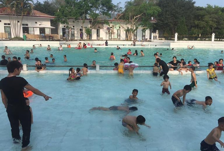 Các hoạt động vui chơi giải trí trong khu nghỉ dưỡng suối khoáng nóng Quảng Ngần Hà Giang. 