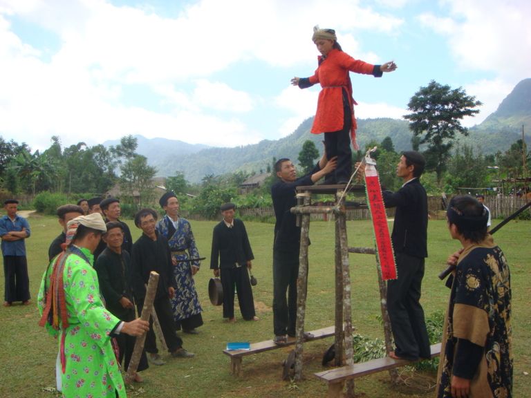 Thôn Nặm Đăm còn giữ nhiều nghi lễ truyền thống của người dân mà du khách có thể tham gia và trải nghiệm