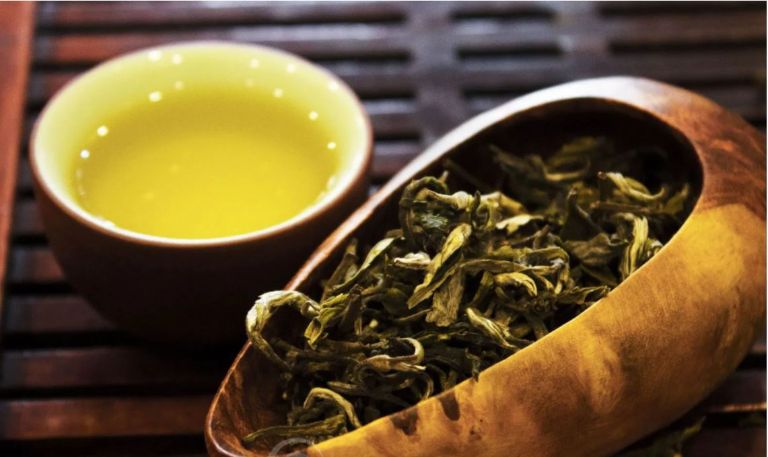 Để có được những mẻ trà Shan Tuyết ngon cần trải qua rất nhiều công đoạn chế biến tỉ mỉ và kỹ lưỡng suốt thời gian dài