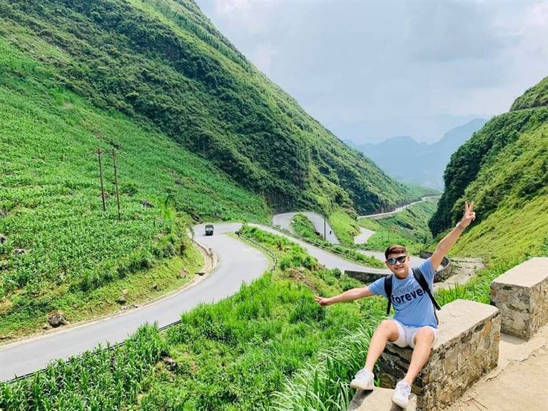 Đèo Mã Pí Lèng Hà Giang đuọc coi là một trong những cung đường đèo nguy hiểm nhất nằm ở độ cao 1200m.