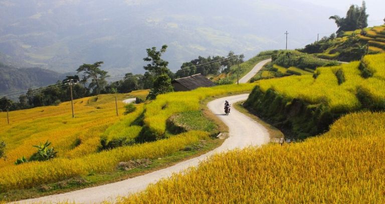 Phía Tây Hà Giang - Nơi nổi tiếng với nhiều thửa ruộng bậc thang quanh co trên những sườn núi cheo leo