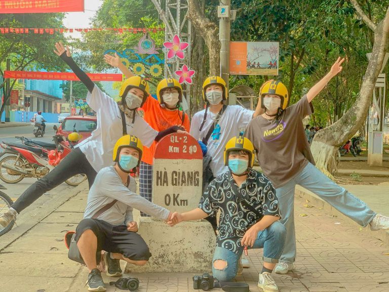 Cột mốc Km0 - Nơi khởi đầu hành trình du lịch Hà Giang khám phá cao nguyên đá Đồng Văn