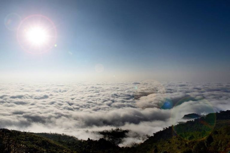 Du lịch Hà Giang tháng 12 là thời điểm lý tưởng để săn mây, bắt mây tại Chiều Lâu Thị 