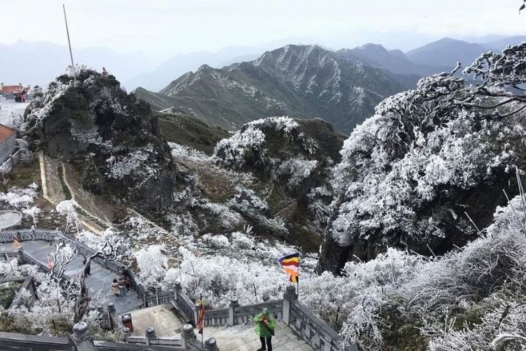 Tuyết rơi trắng xóa tại Hà Giang, tạo khung cảnh thơ mộng, đẹp đẽ không kém gì trong các phim Hàn Quốc
