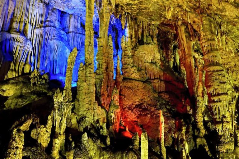 Nhũ đá tuyệt đẹp bên trong đệ nhất hang động Hà Giang - hang Lùng Khúy.