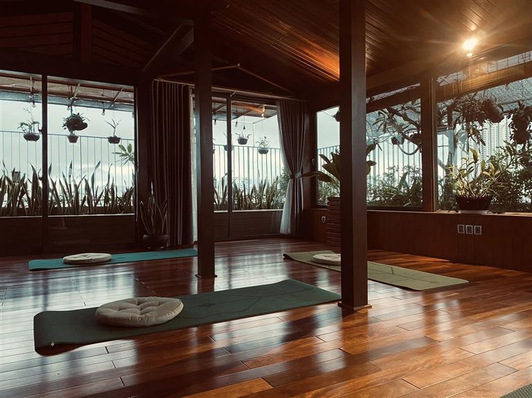 Moon homestay còn có phòng tập gym, yoga để du khách rèn luyện thể thao trong khi đi du lịch. 