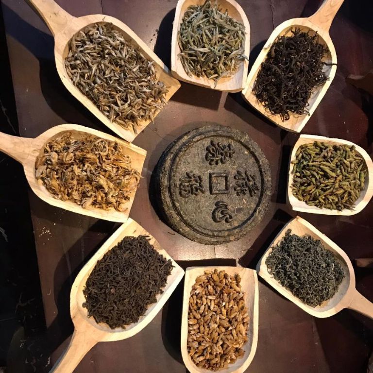 Đến với Long Cổ Trấn - Homestay & Tea là cơ hội tuyệt vời để thưởng trà và biết thêm các loại trà ngon của Hà Giang