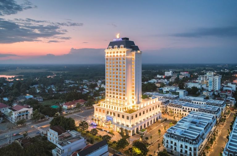 Đà Nẵng sở hữu nhiều khách sạn 4 sao chất lượng với giá thành phải chăng, thiết kế độc đáo và cực gần các địa điểm du lịch 