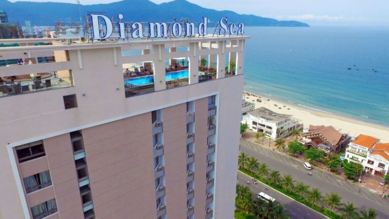 Khách sạn 4 sao đà nẵng Diamond Sea Hotel được xây dựng vào năm 2015 đã và đang là địa điểm lưu trú dược nhiều người lựa chuộng lựa chọn 