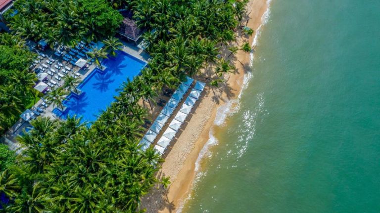 Nhiều khách du lịch lựa chọn lưu trú tại các khách sạn có bãi biển riêng khi đến Đà Nẵng.