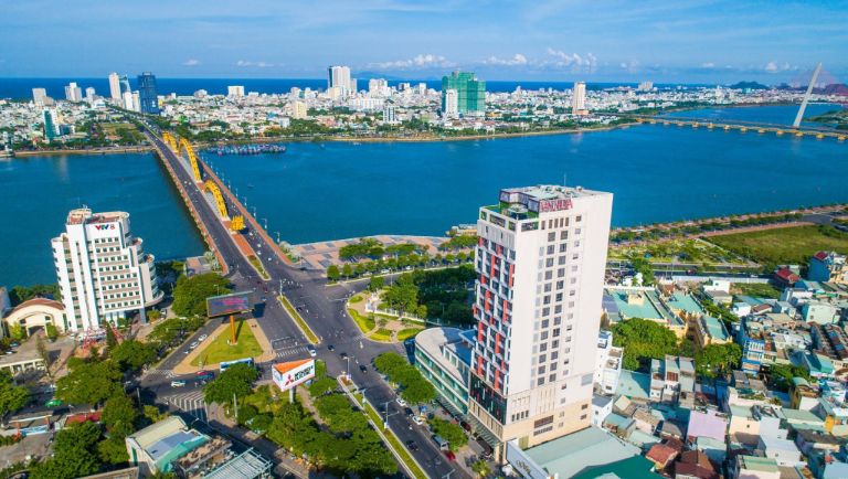 Hãy cùng 2Trip khám phá top những khách sạn Đà Nẵng gần Cầu Rồng đáng trải nghiệm nhất 2023
