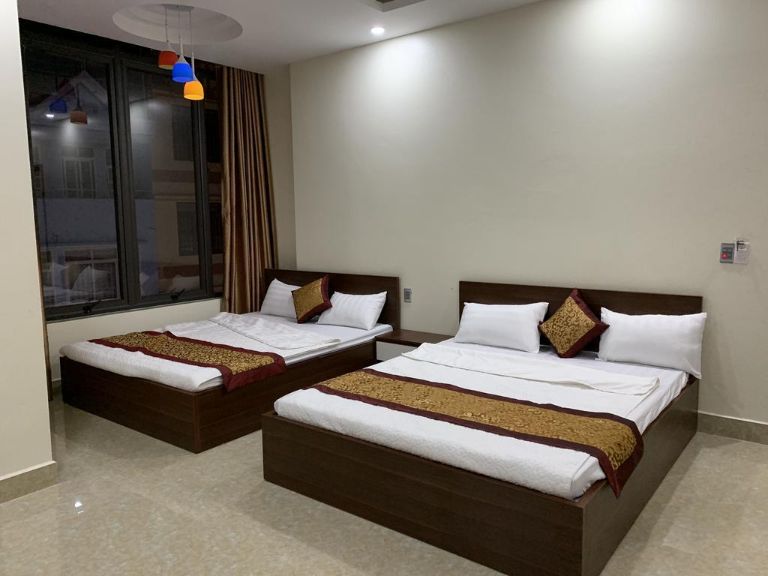 Khách sạn Bảo Minh có thiết kế đơn giản nhưng phòng ốc rất sạch sẽ, thoáng mát và thơm tho 