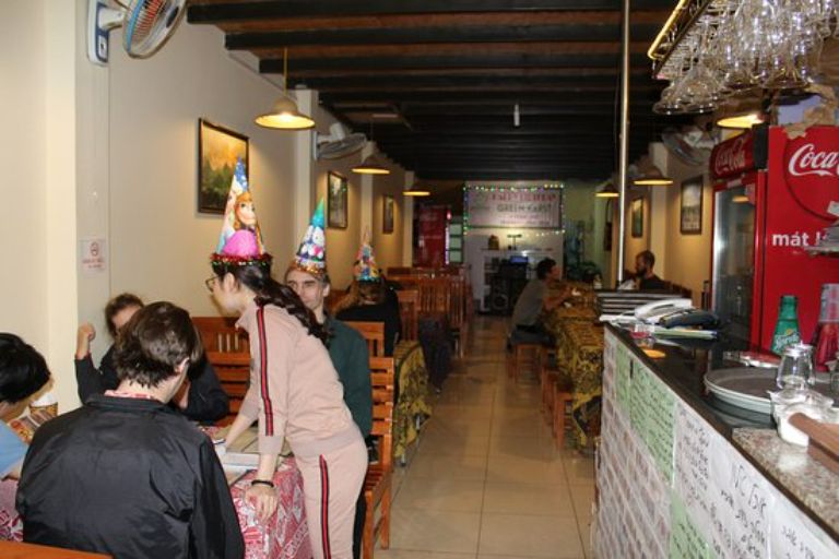Với lối thiết kế hiện đại, nhà hàng Green Karst được các bạn trẻ yêu thích lựa chọn đi đặt chân đến Đồng Văn
