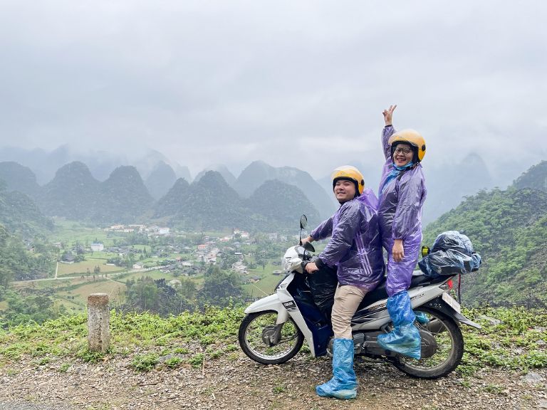 Nếu du khách di chuyển tử Hà Nội đến Quản Bạ hoàn toàn bằng xe máy nên chuẩn bị một sức khỏe thật tốt và tay lái vững trên mọi nẻo đường