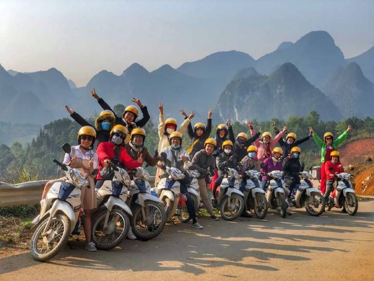 Hiện nay, ngày càng nhiều bạn trẻ đã lựa chọn hình thức tour xe máy Hà Giang để có được những trải nghiệm mới mẻ 