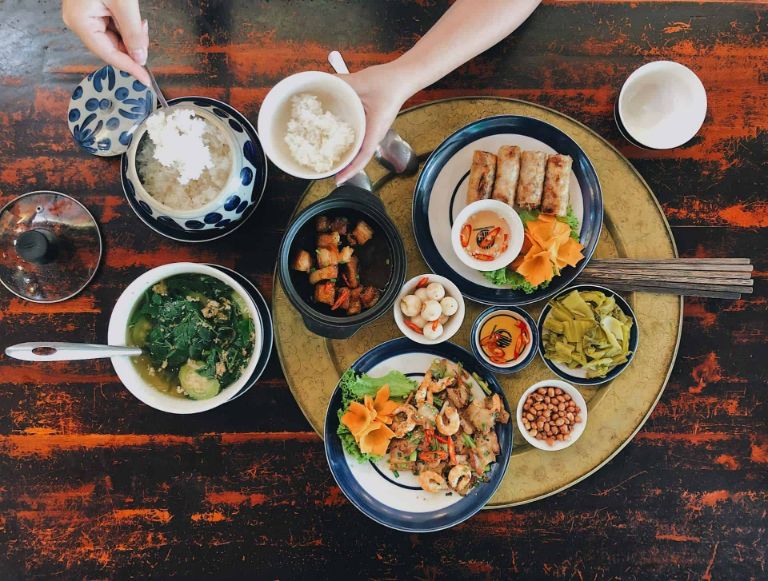 Các món ăn Việt mang hương vị của 3 vùng miền quy tụ tại nhà hàng Việt Foods