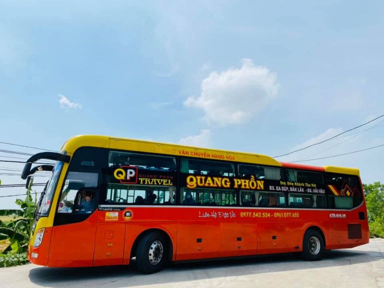 Nhà xe Quang Phồn cung cấp dịch vụ vận tải hàng hóa đi các tỉnh trong lộ trình di chuyển.