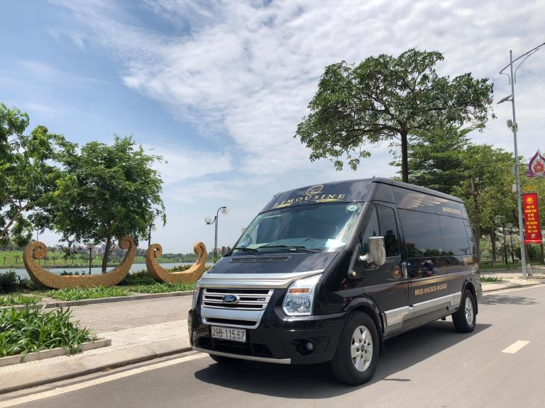 Xe khách Hương Giang Limousine hoạt động khá nhiều trên tuyến đường Đà Nẵng Huế với tổng cộng 8 chuyến mỗi ngày